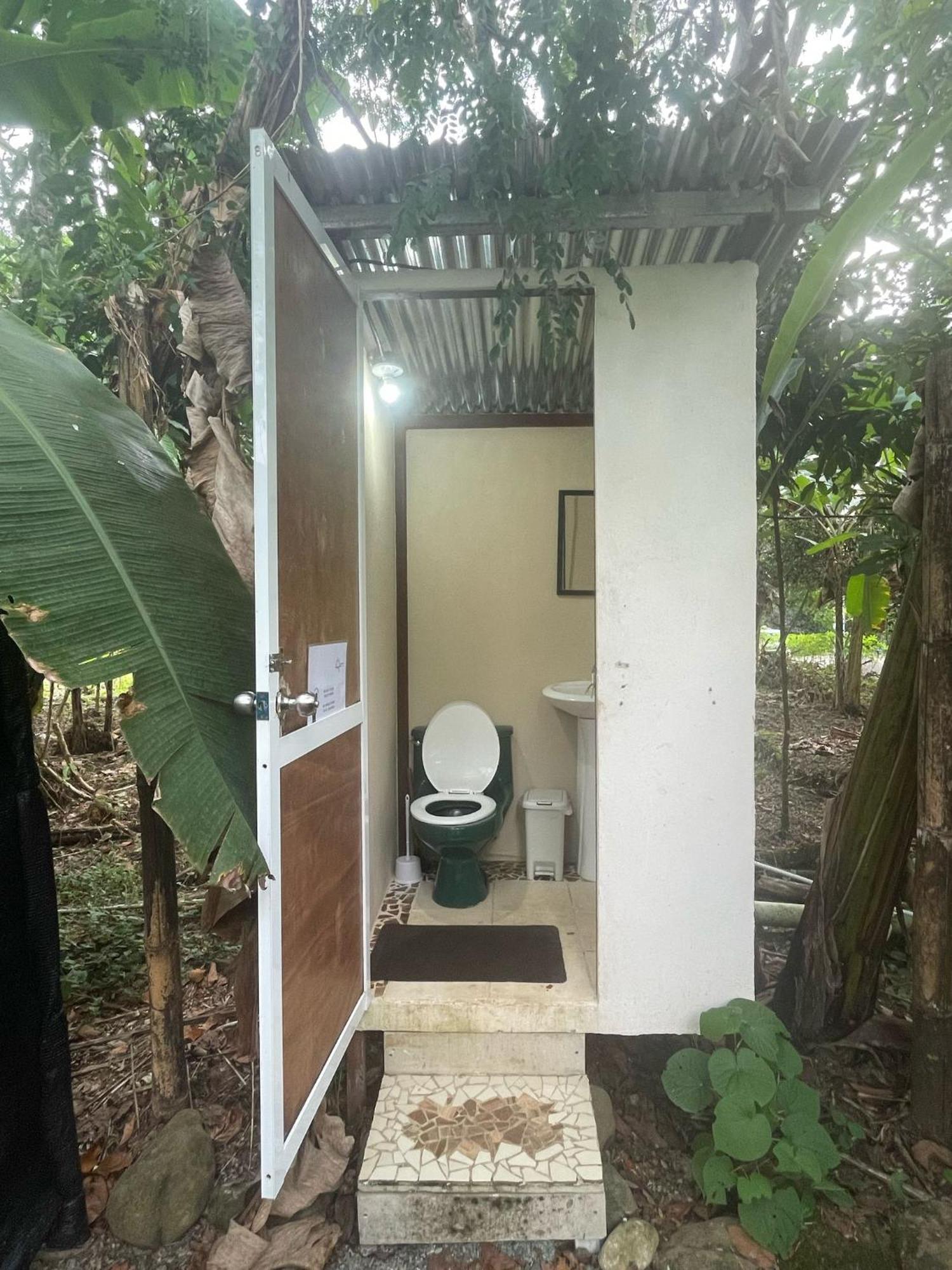La Comarca River Glamping Dome Near Manuel Antonio Exteriör bild